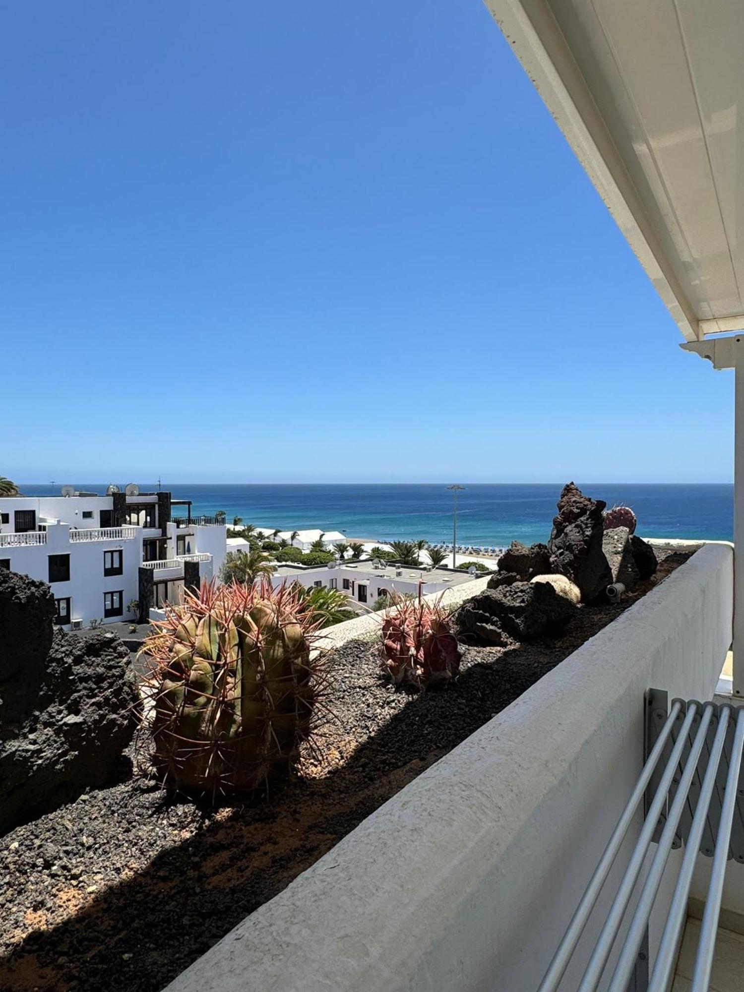 Stunning 2 Bedroom Duplex Close To Main Beach With Seaviews Puerto del Carmen  Eksteriør billede