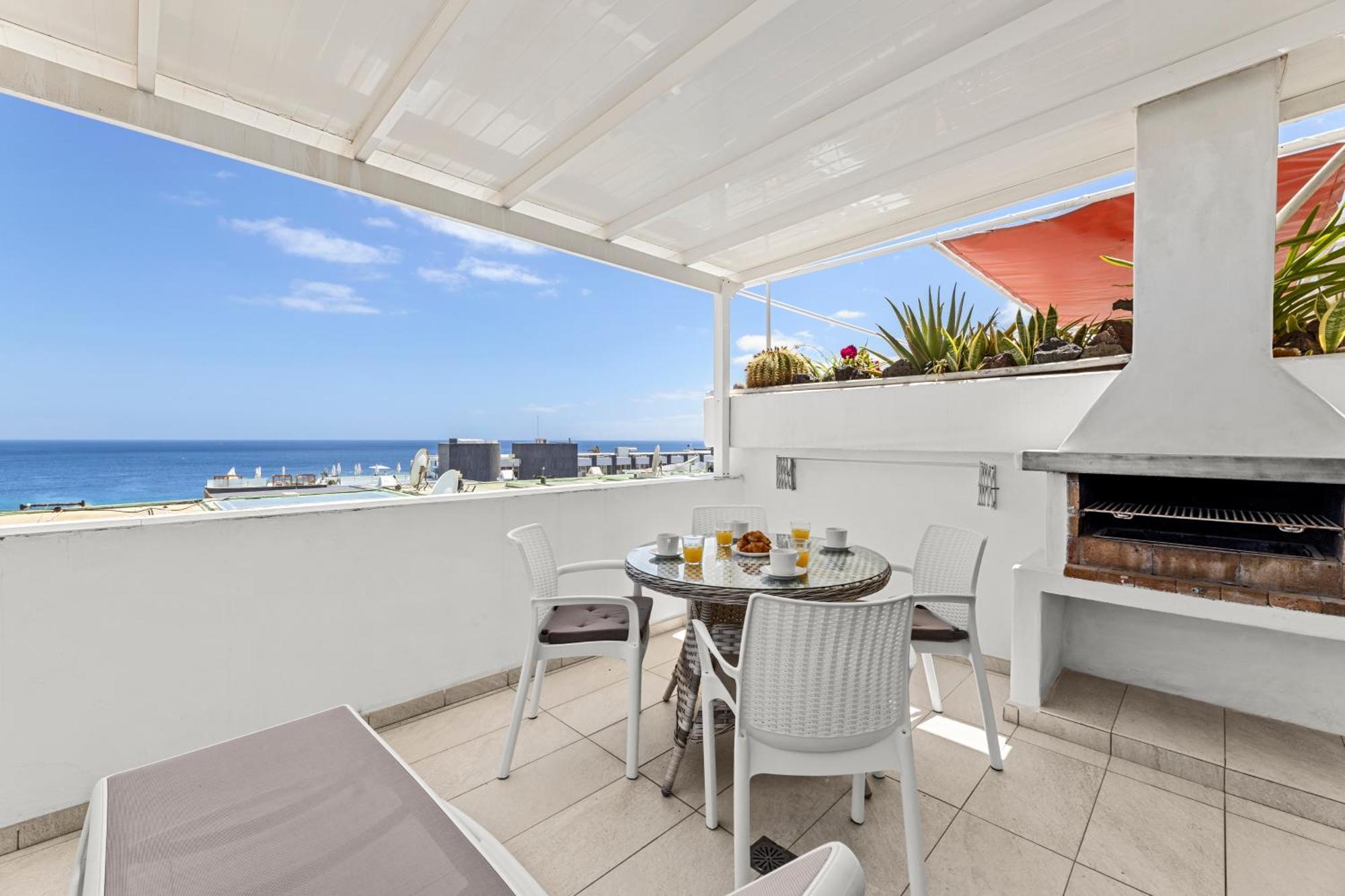 Stunning 2 Bedroom Duplex Close To Main Beach With Seaviews Puerto del Carmen  Eksteriør billede